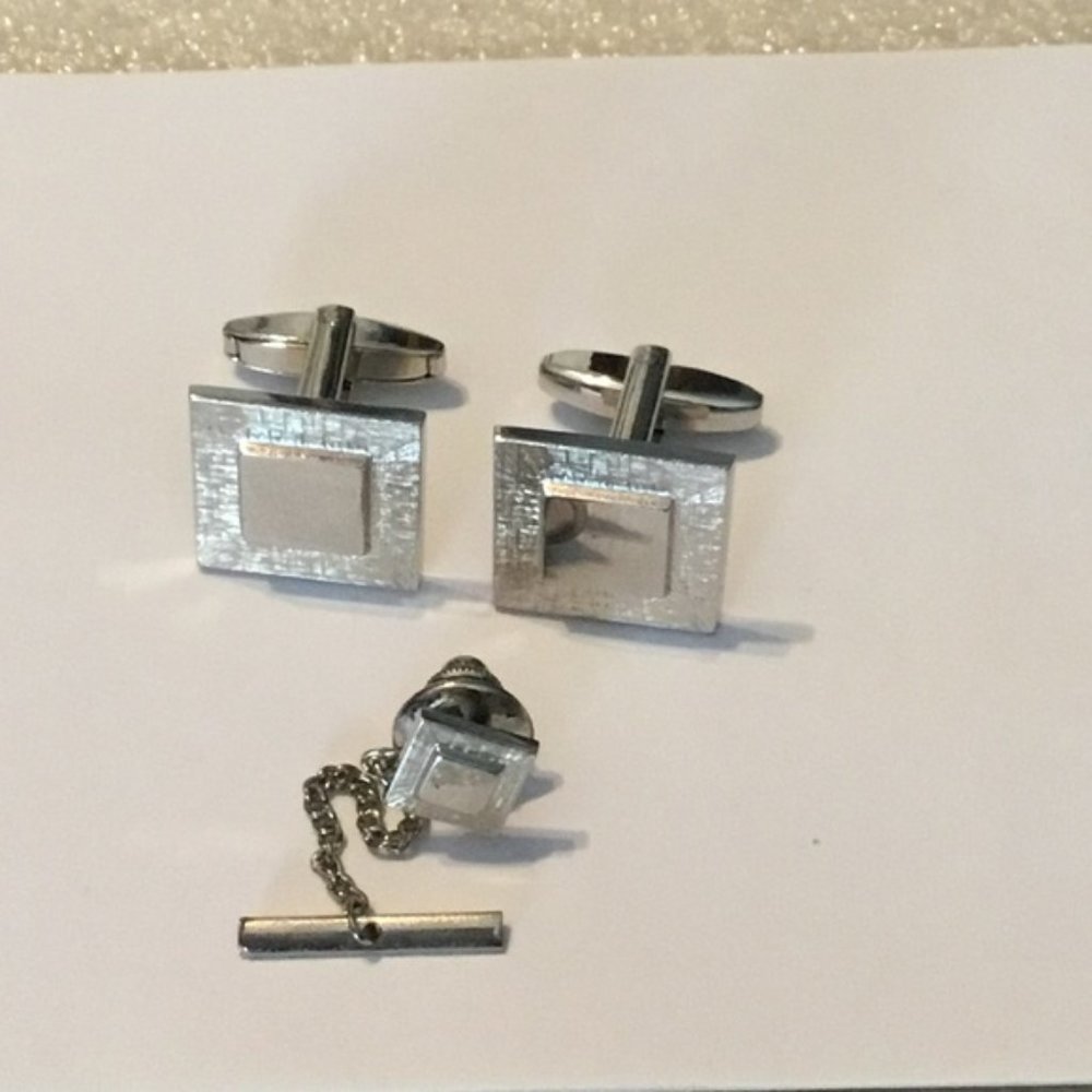Vintage Fosters silver tone cuff link tie pin set
